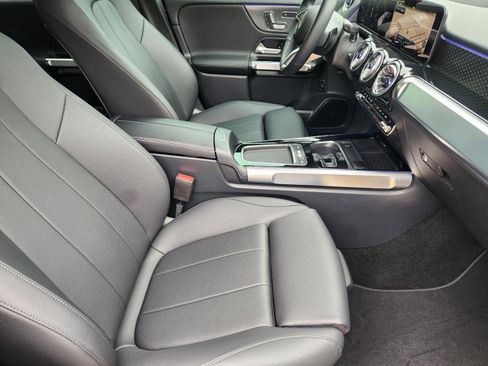Certified 2025 Mercedes-Benz GLB 250 image 15