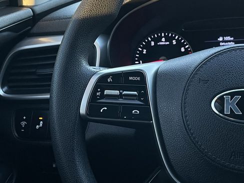 Used 2020 Kia Sorento LX image 13