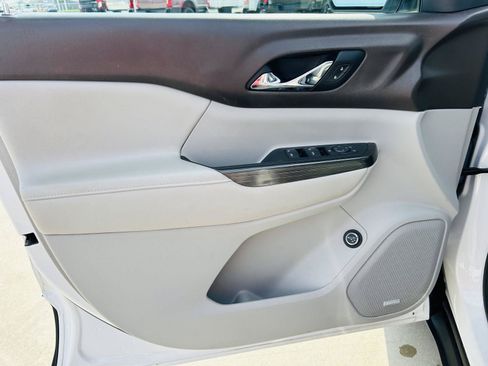 Used 2017 GMC Acadia SLT FWD image 13