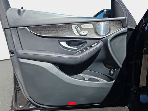 Used 2020 Mercedes-Benz GLC 300 4MATIC image 29