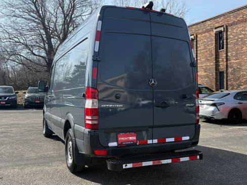 Used 2018 Mercedes-Benz Sprinter 2500 image 7