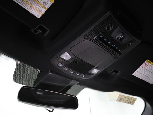 Used 2022 Ford F250 Lariat w/ Tremor Off-Road Package image 11