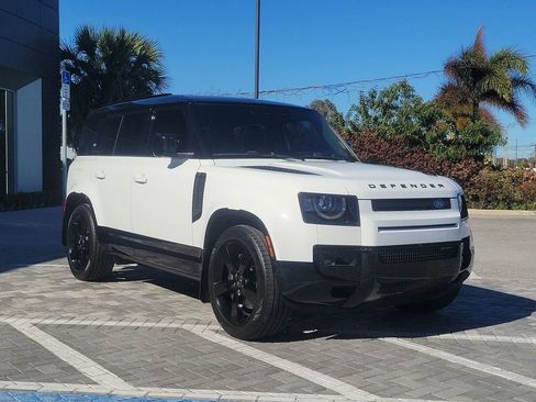 Used 2023 Land Rover Defender 110 X-Dynamic SE image 7