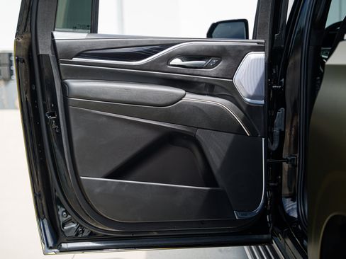 Used 2024 Cadillac Escalade ESV V w/ LPO, Floor Liner Package AWD/4WD image 38