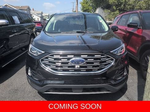 Used 2023 Ford Edge Titanium w/ Equipment Group 301A AWD/4WD image 2