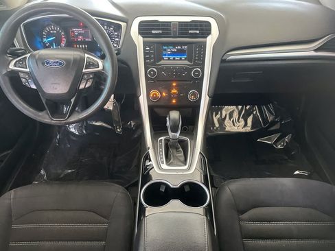 Used 2014 Ford Fusion SE FWD image 3