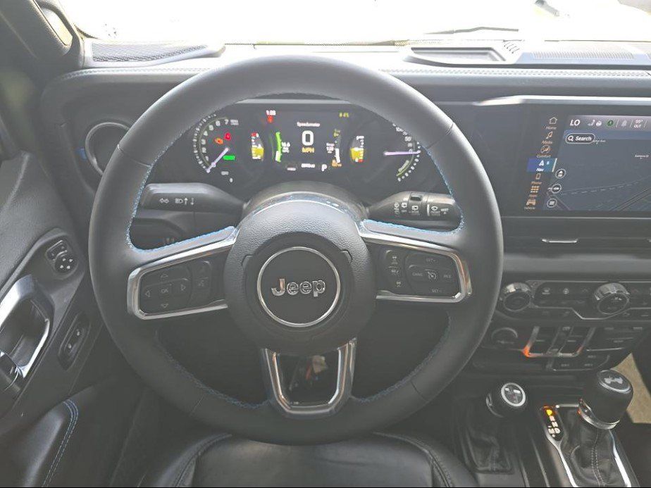 Used 2024 Jeep Wrangler High Altitude AWD/4WD image 8