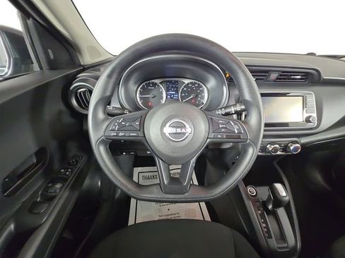 Used 2025 Nissan Kicks Play S image 12