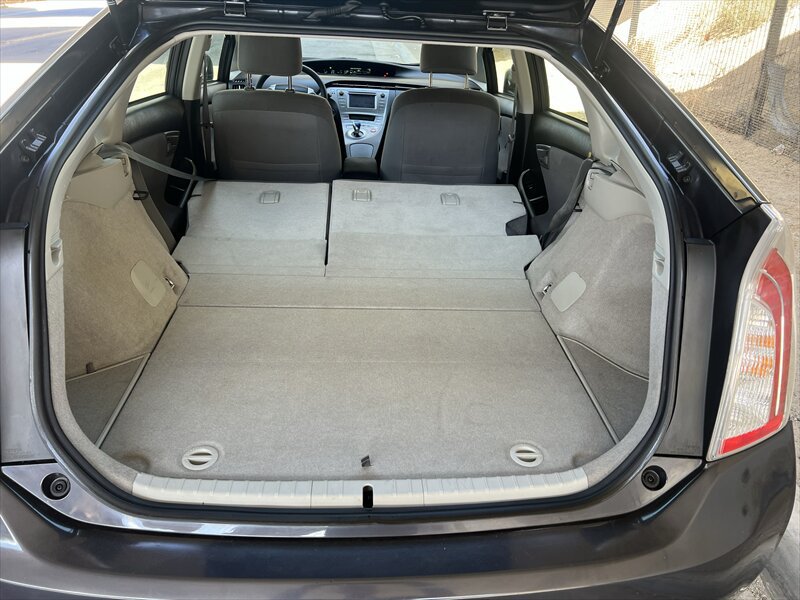 Used 2015 Toyota Prius Two FWD image 4