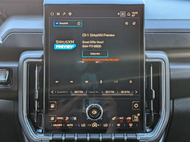 Used 2025 GMC Yukon XL Denali AWD/4WD image 18