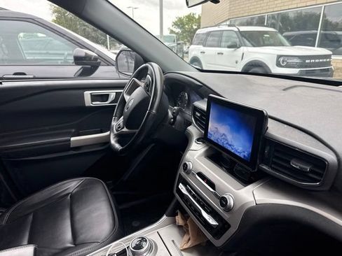 Used 2023 Ford Explorer XLT w/ Equipment Group 202A AWD/4WD image 6