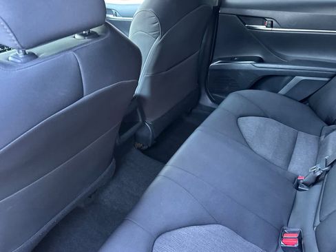 Used 2019 Toyota Camry LE image 4