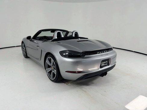 Used 2024 Porsche 718 Boxster RWD image 8
