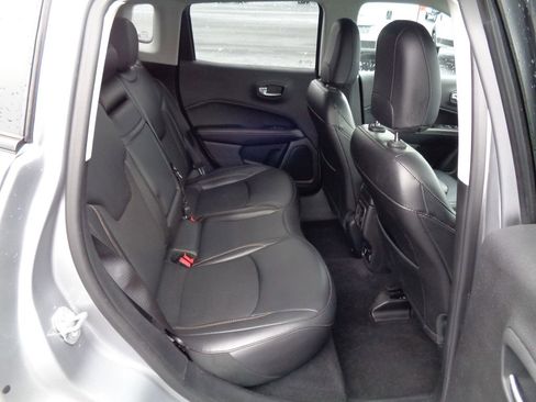 Certified 2019 Jeep Compass Latitude image 11