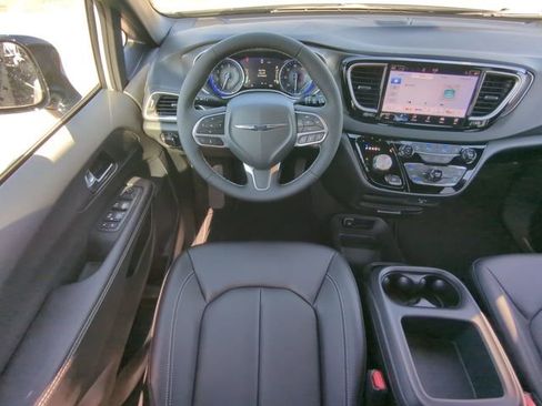 New 2026 Chrysler Voyager LX image 19