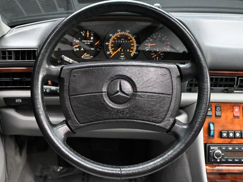 Used 1991 Mercedes-Benz 560 SEL image 7