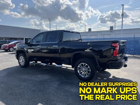 Used 2025 Chevrolet Silverado 2500 LT w/ Z71 Chrome Sport Edition AWD/4WD image 6