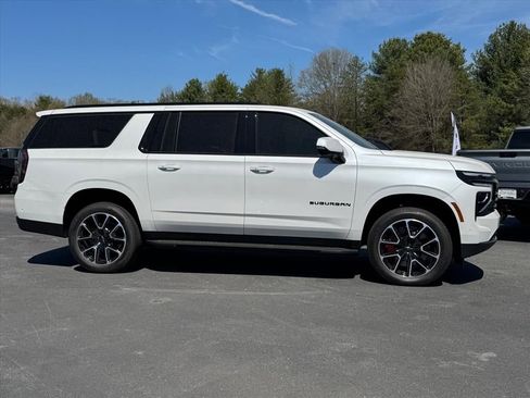 New 2025 Chevrolet Suburban RST w/ RST Capability Package image 2