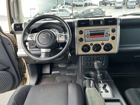 Used 2011 Toyota FJ Cruiser 2WD w/ Convenience Pkg image 11