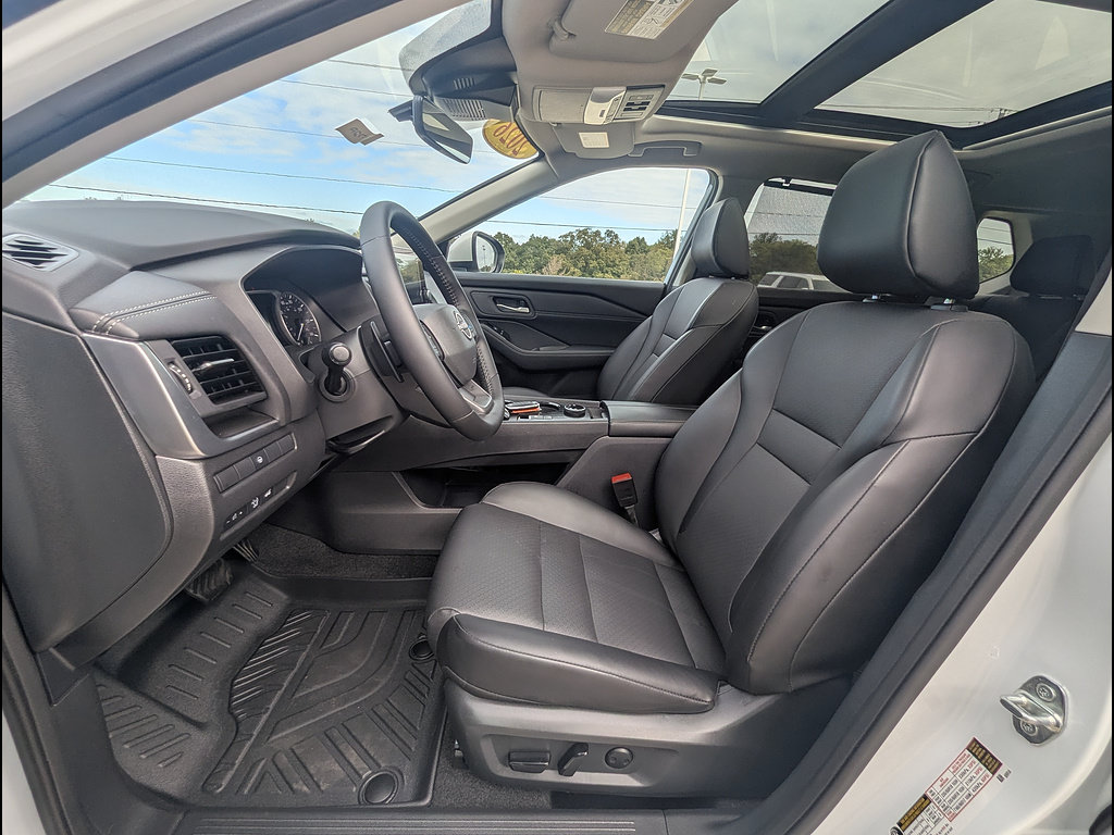 Used 2026 Nissan Rogue SV w/ SV Premium Package AWD/4WD image 18