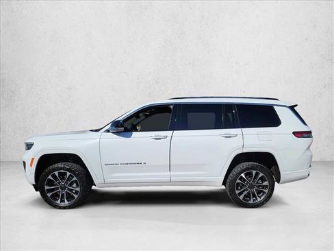 Used 2021 Jeep Grand Cherokee L Overland w/ Luxury Tech Group IV AWD/4WD image 8