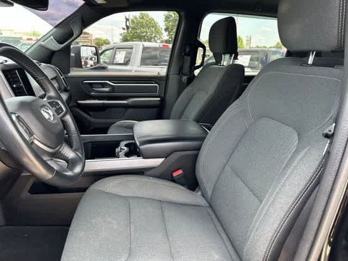 Used 2022 RAM 1500 Big Horn AWD/4WD image 3