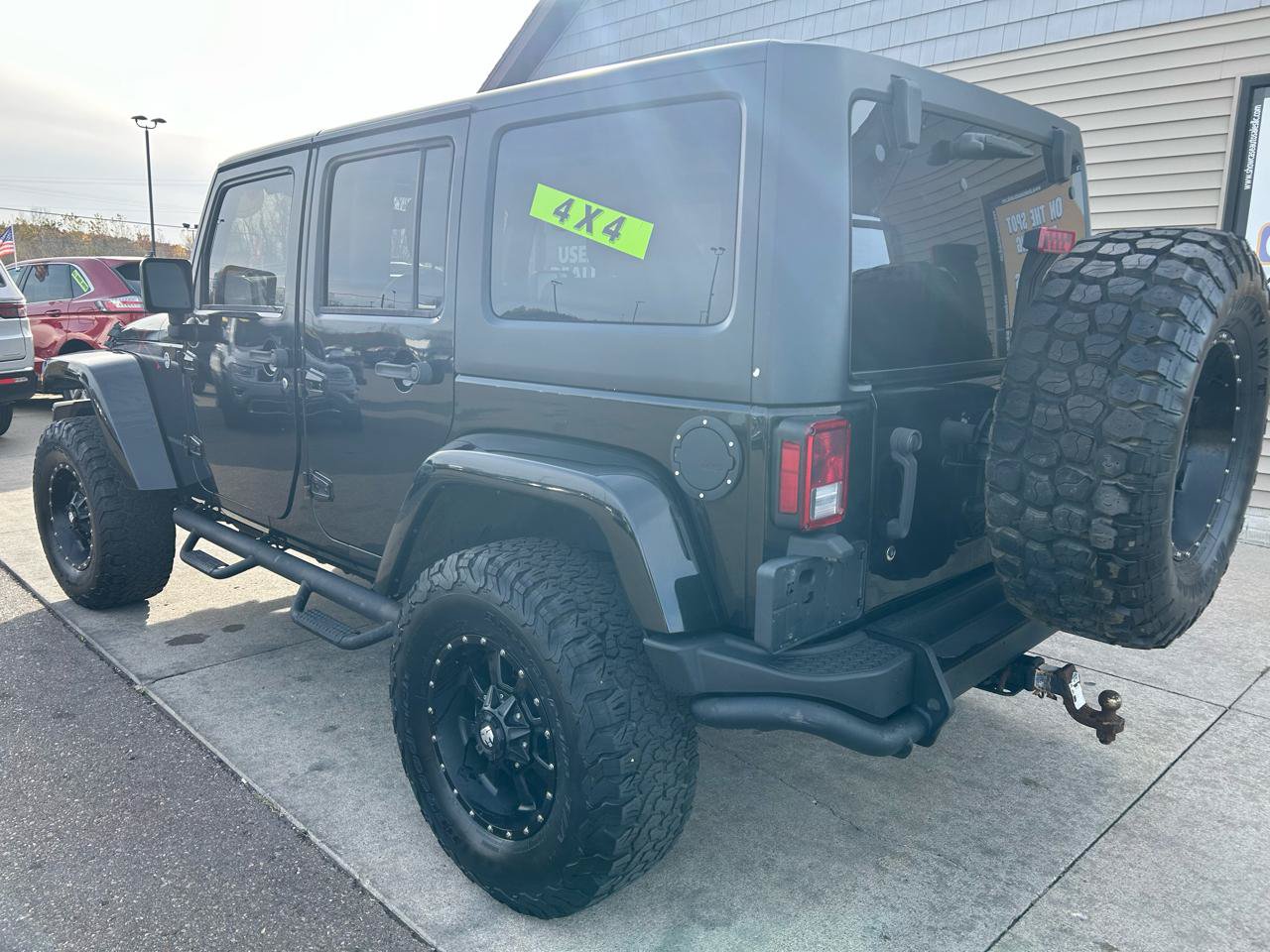 Used 2016 Jeep Wrangler Unlimited Sahara AWD/4WD image 7