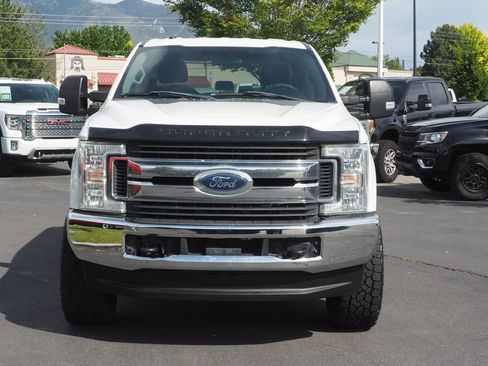 Used 2018 Ford F250 XLT AWD/4WD image 2