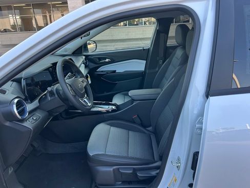 New 2026 Chevrolet Trax LT w/ Driver Confidence Package FWD image 10
