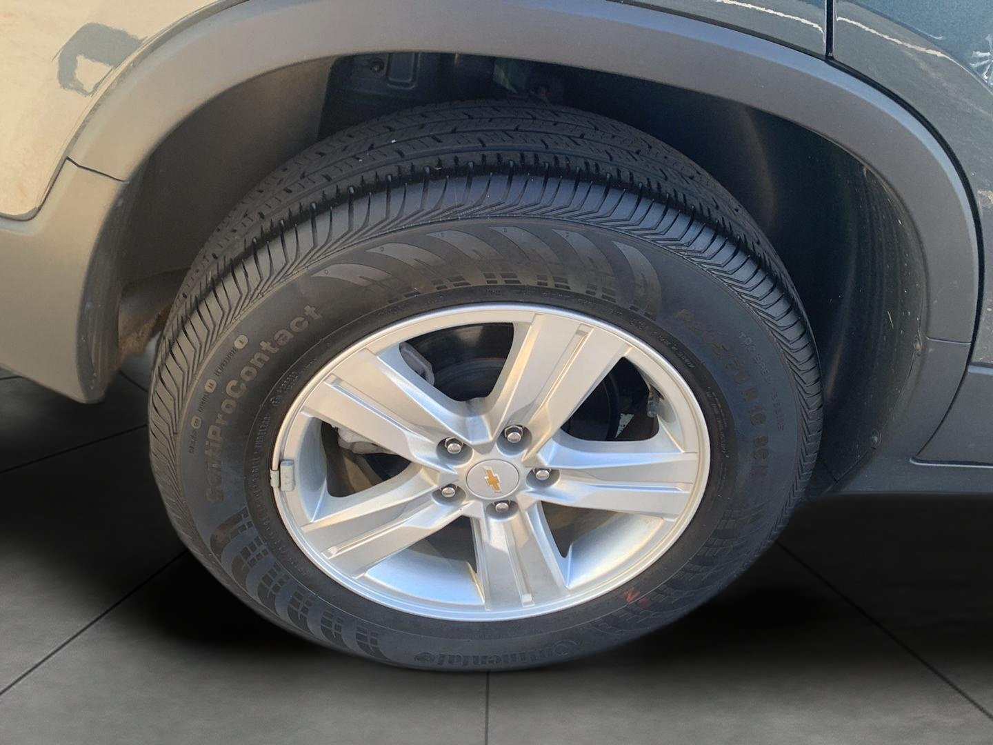 Used 2021 Chevrolet Trax LT w/ Premium Seat Package AWD/4WD image 23