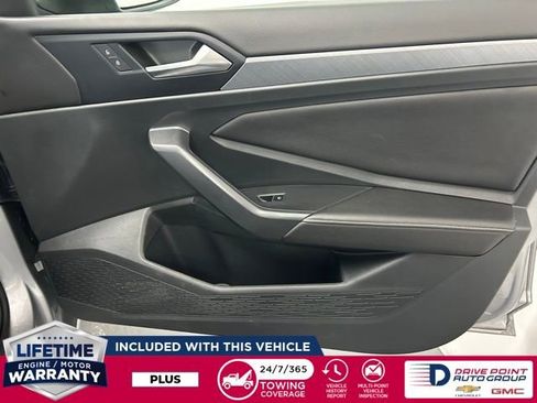 Used 2024 Volkswagen Jetta SE image 23