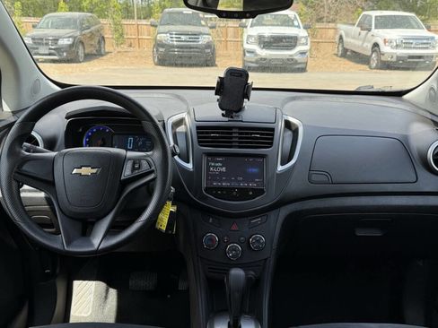Used 2016 Chevrolet Trax LS image 19