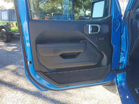 New 2026 Jeep Gladiator Sport image 9