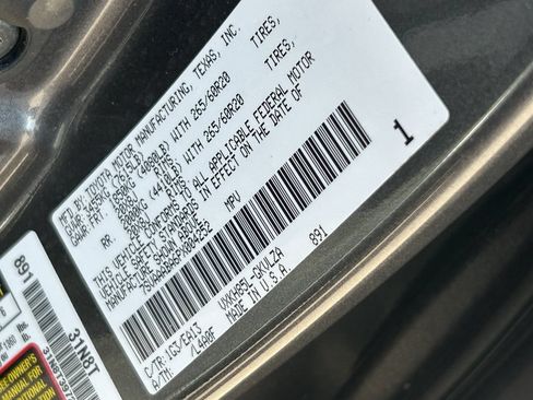 Used 2023 Toyota Sequoia Limited AWD/4WD image 38
