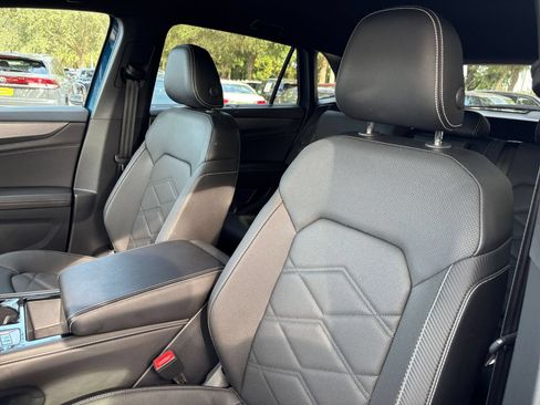 Used 2026 Volkswagen Atlas Cross Sport SE FWD image 36