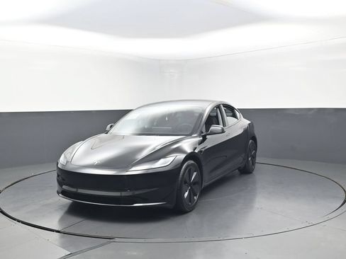 Used 2025 Tesla Model 3 Long Range AWD/4WD image 4