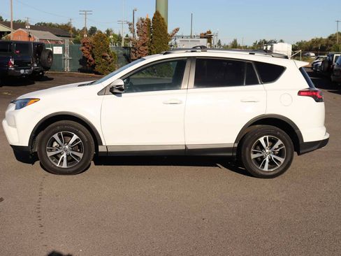 Used 2018 Toyota RAV4 XLE w/ Plus Extra Value Package AWD/4WD image 8