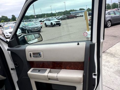 Used 2011 Ford Flex Limited image 16