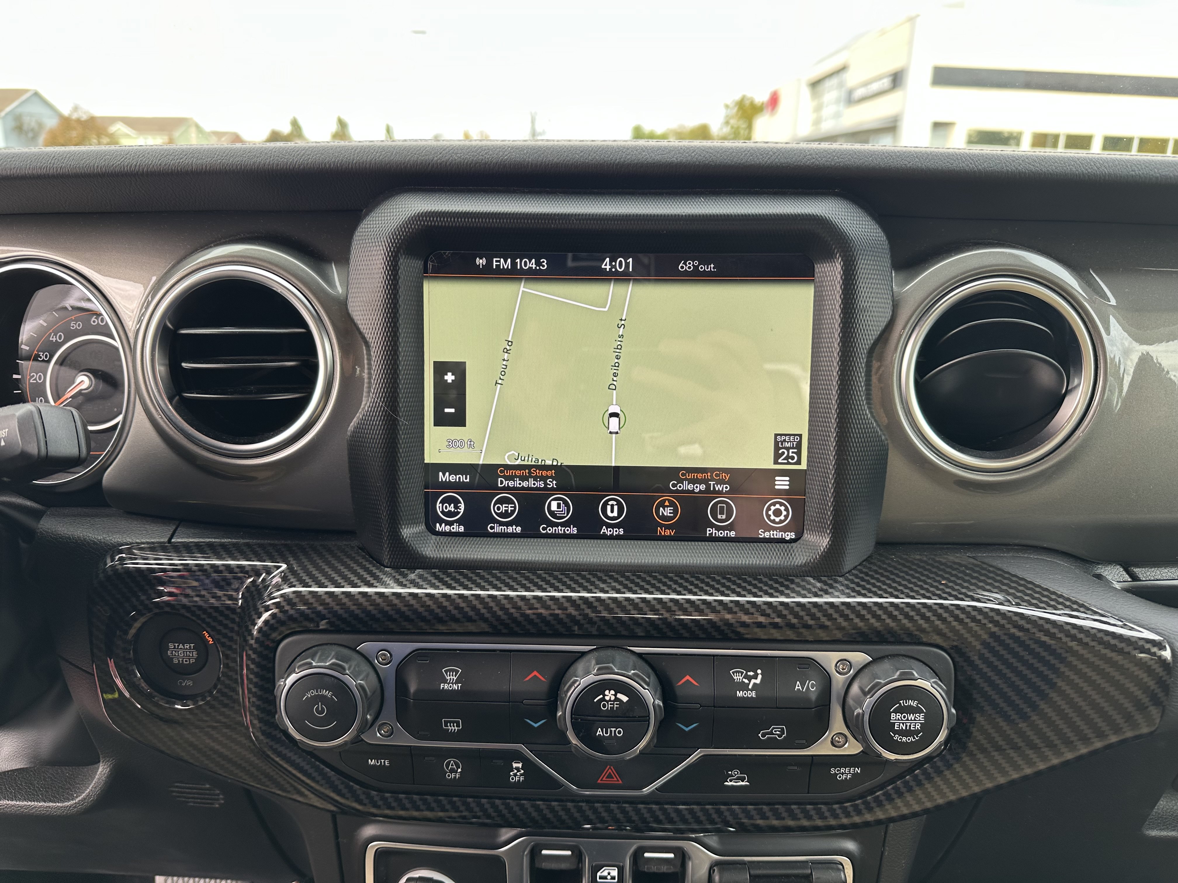 Used 2023 Jeep Gladiator Overland AWD/4WD image 25