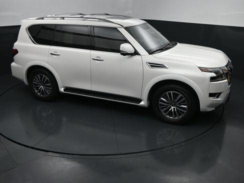Used 2023 Nissan Armada SL w/ Captain's Chairs Package AWD/4WD image 33