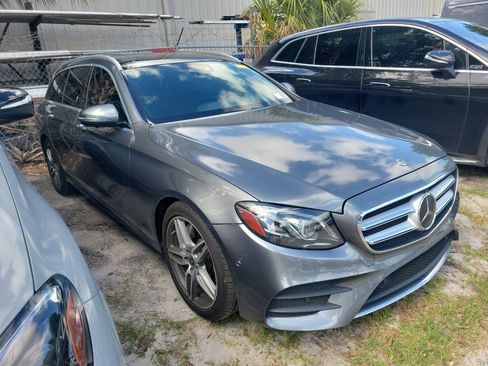 Certified 2017 Mercedes-Benz E 400 4MATIC Wagon image 2