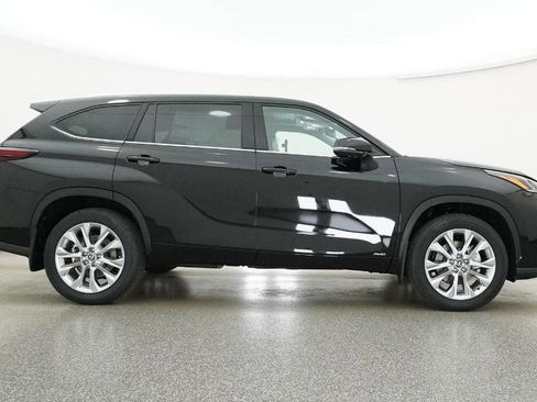 New 2026 Toyota Highlander Limited image 48
