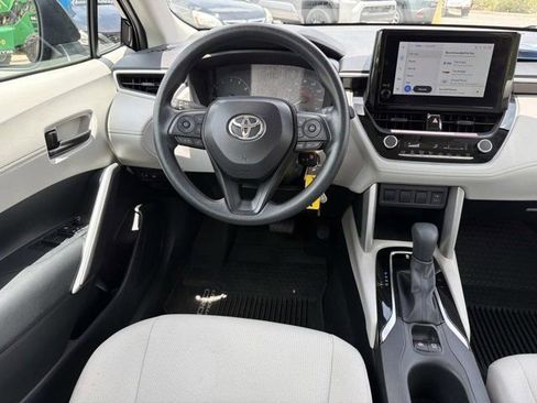 Certified 2025 Toyota Corolla Cross L FWD image 21
