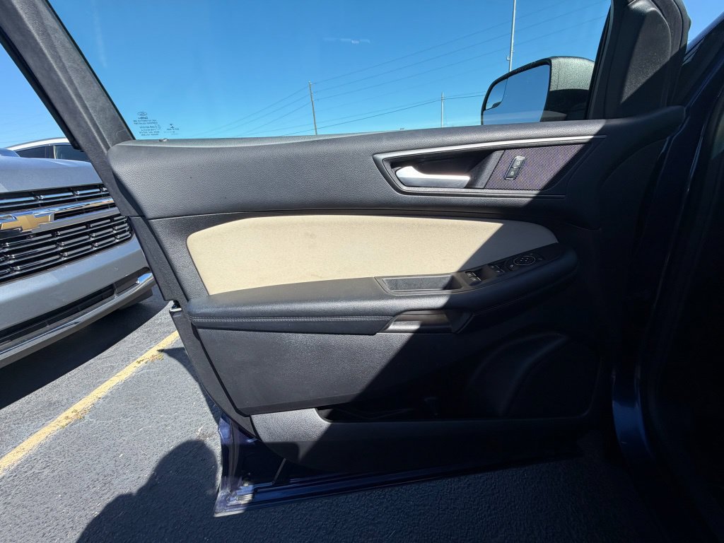 Used 2016 Ford Edge SE FWD image 9