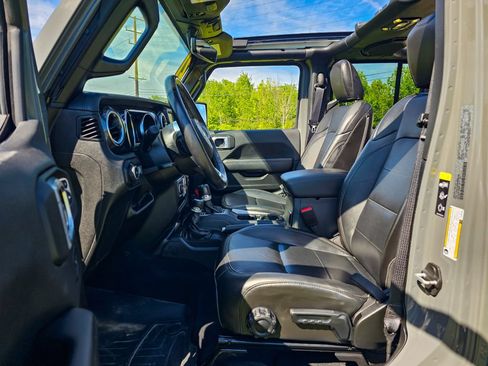 Used 2021 Jeep Wrangler Unlimited Sahara AWD/4WD image 10