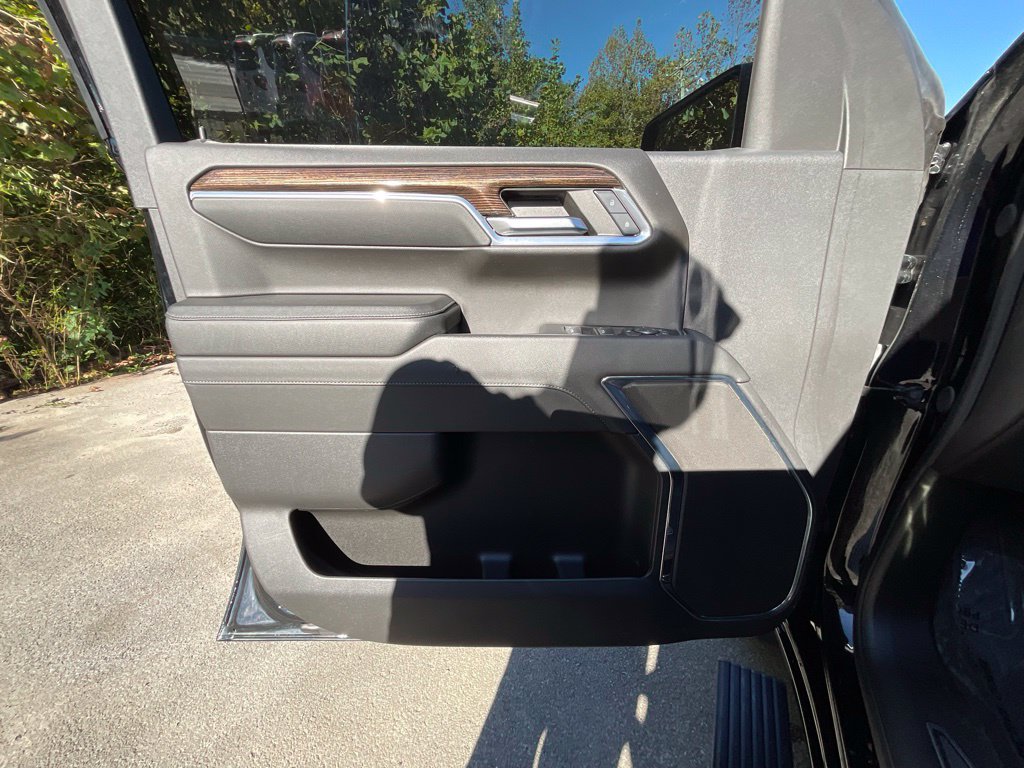 Used 2024 GMC Sierra 1500 Elevation AWD/4WD image 8