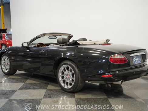 Used 2002 Jaguar XK8 Convertible image 7