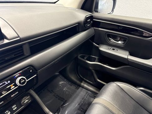Used 2024 Honda Pilot Touring image 20