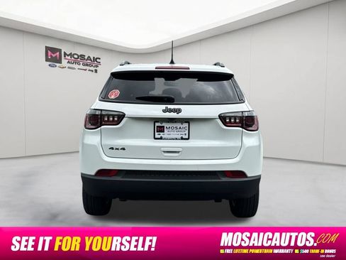 Used 2025 Jeep Compass Latitude w/ Convenience Group AWD/4WD image 6