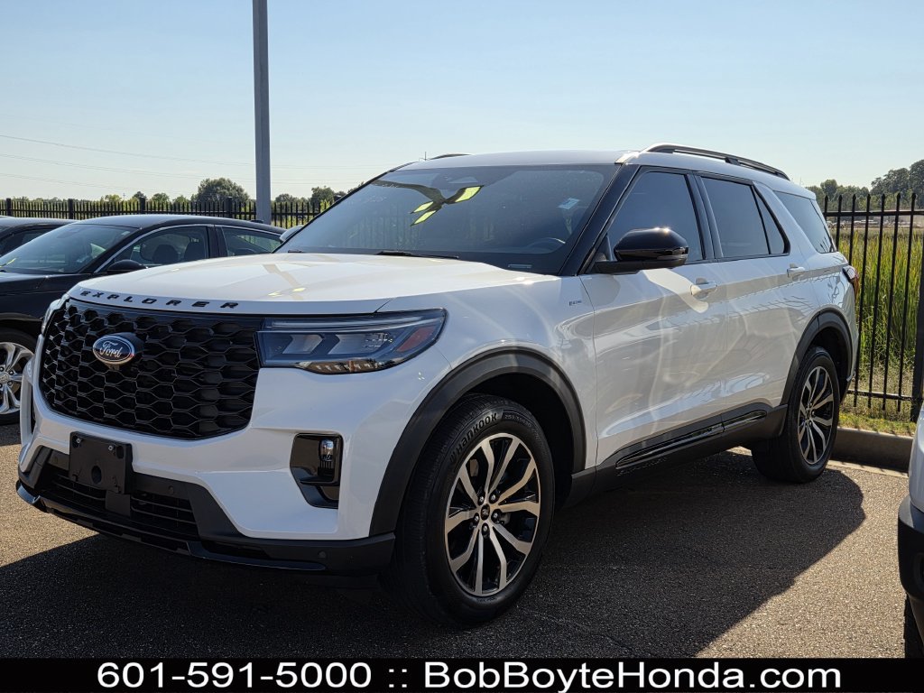 Used 2025 Ford Explorer ST-Line AWD/4WD image 1